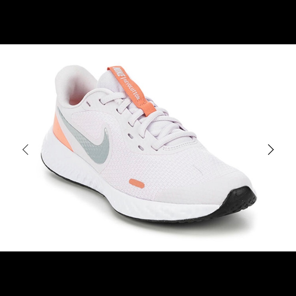 Nike Revolution Size 7Y
